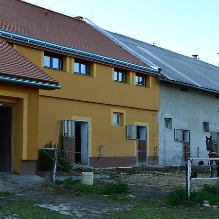 Hotel Penzion Eqilon Mělník Exterior foto