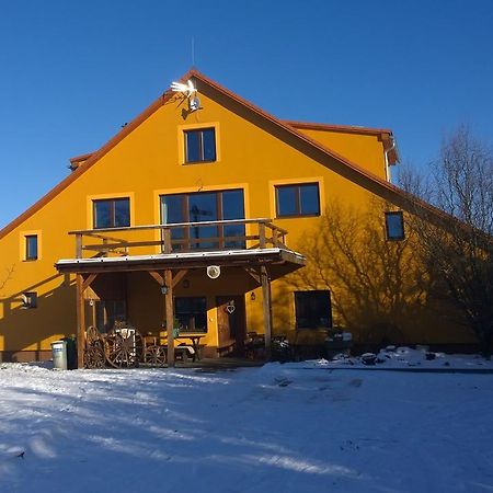 Hotel Penzion Eqilon Mělník Exterior foto